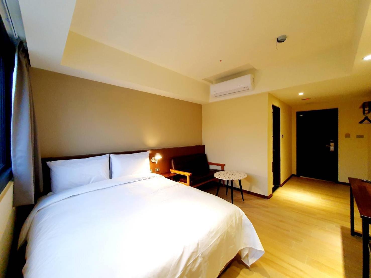 Dahua Hotel Цзилун Экстерьер фото