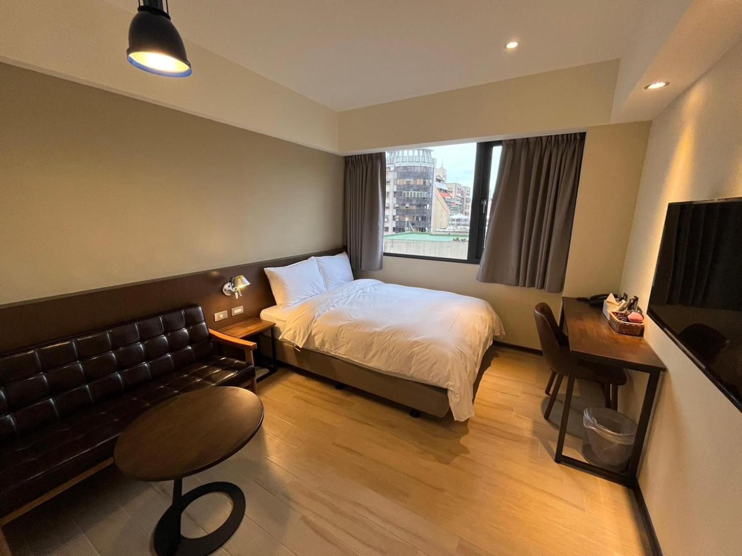Dahua Hotel Цзилун Экстерьер фото