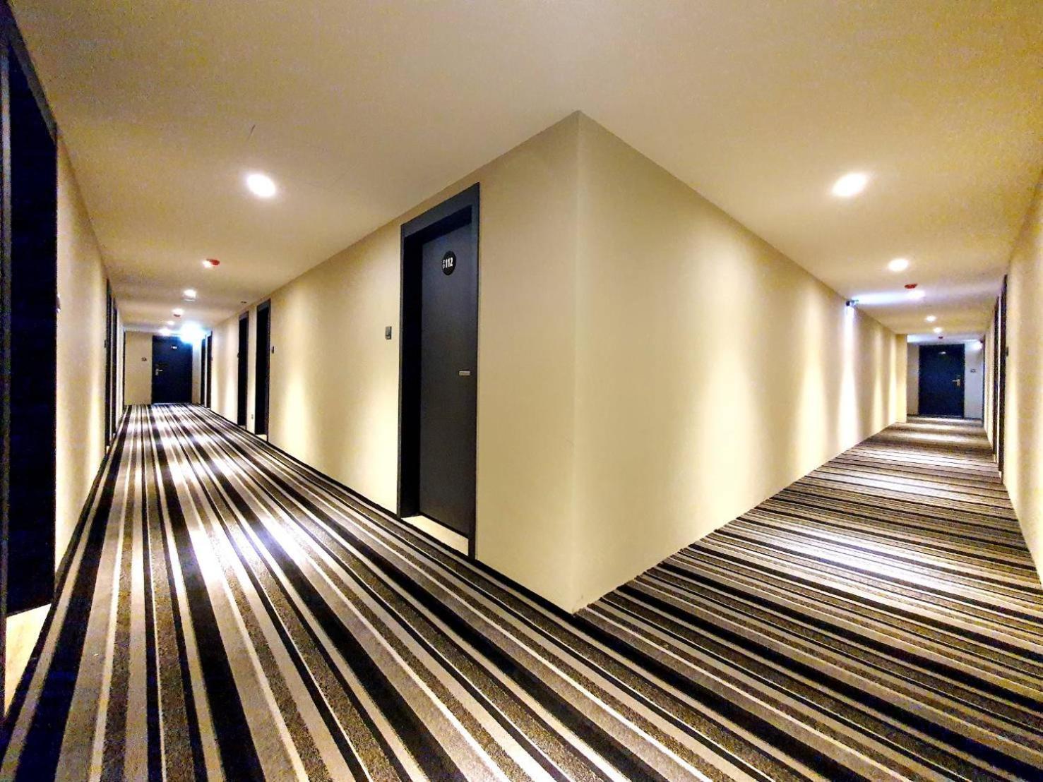 Dahua Hotel Цзилун Экстерьер фото