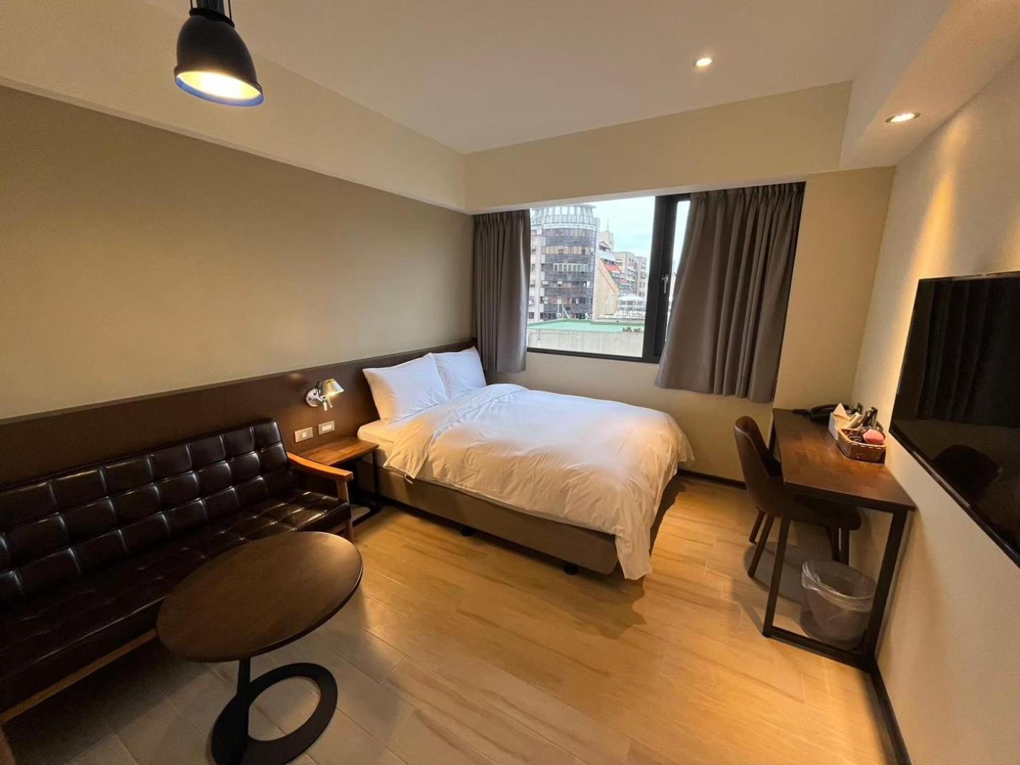 Dahua Hotel Цзилун Экстерьер фото