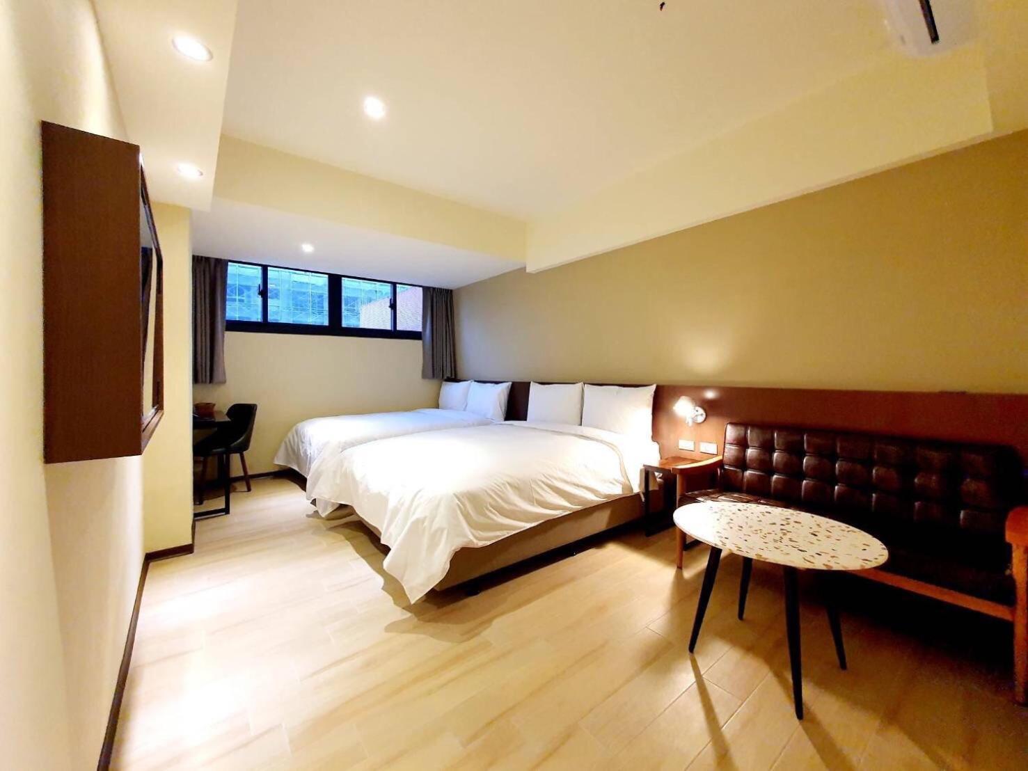 Dahua Hotel Цзилун Экстерьер фото