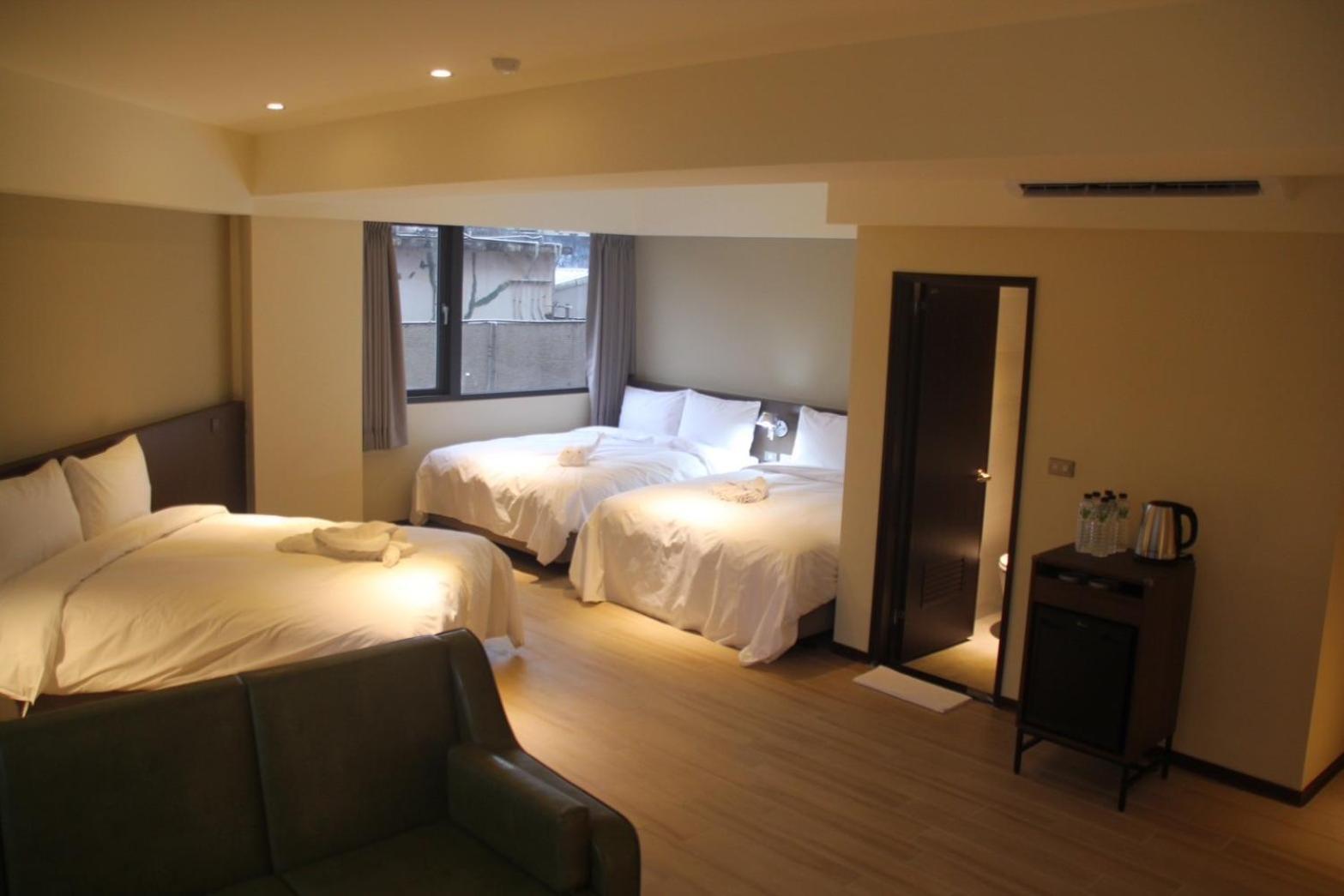 Dahua Hotel Цзилун Экстерьер фото