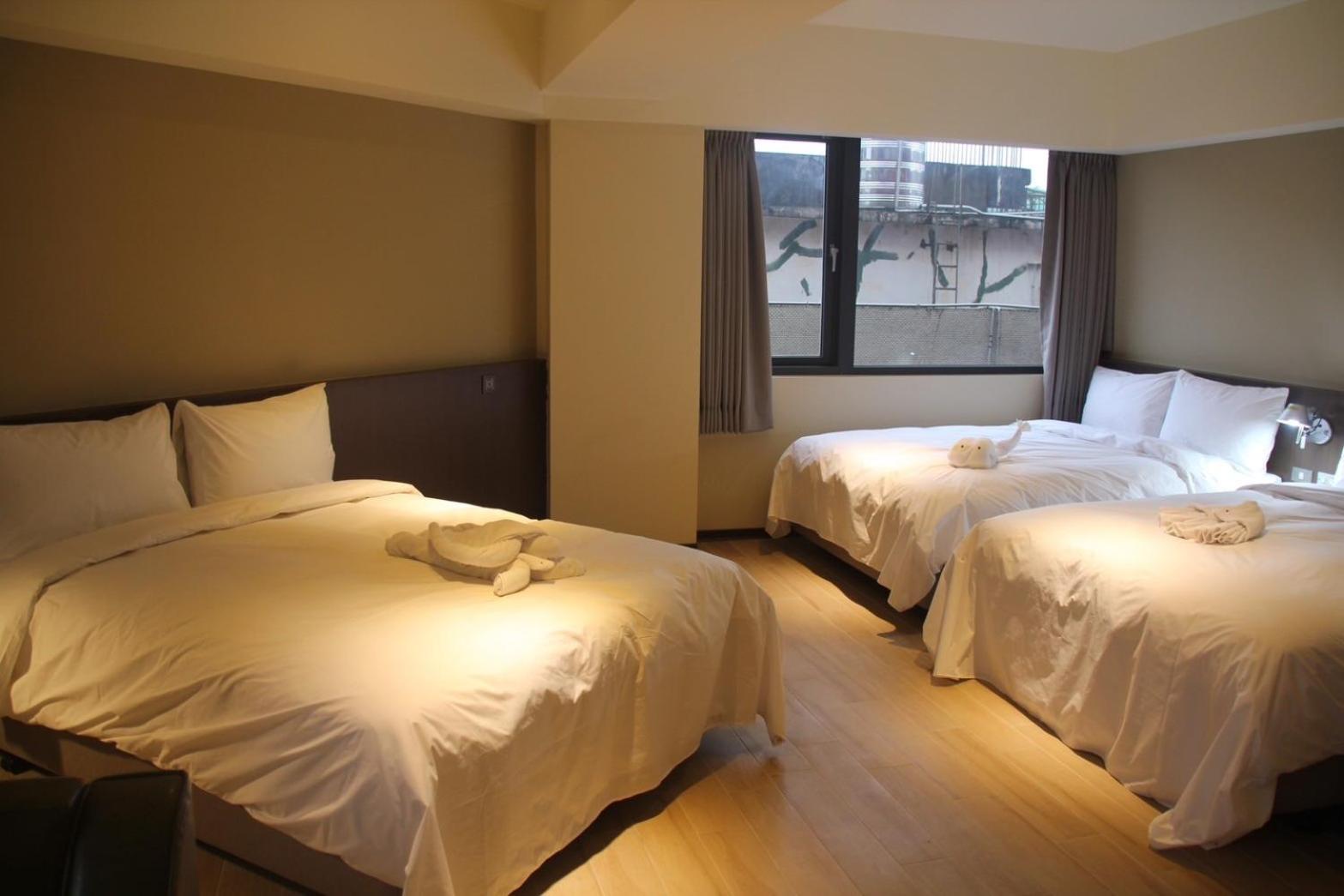 Dahua Hotel Цзилун Экстерьер фото
