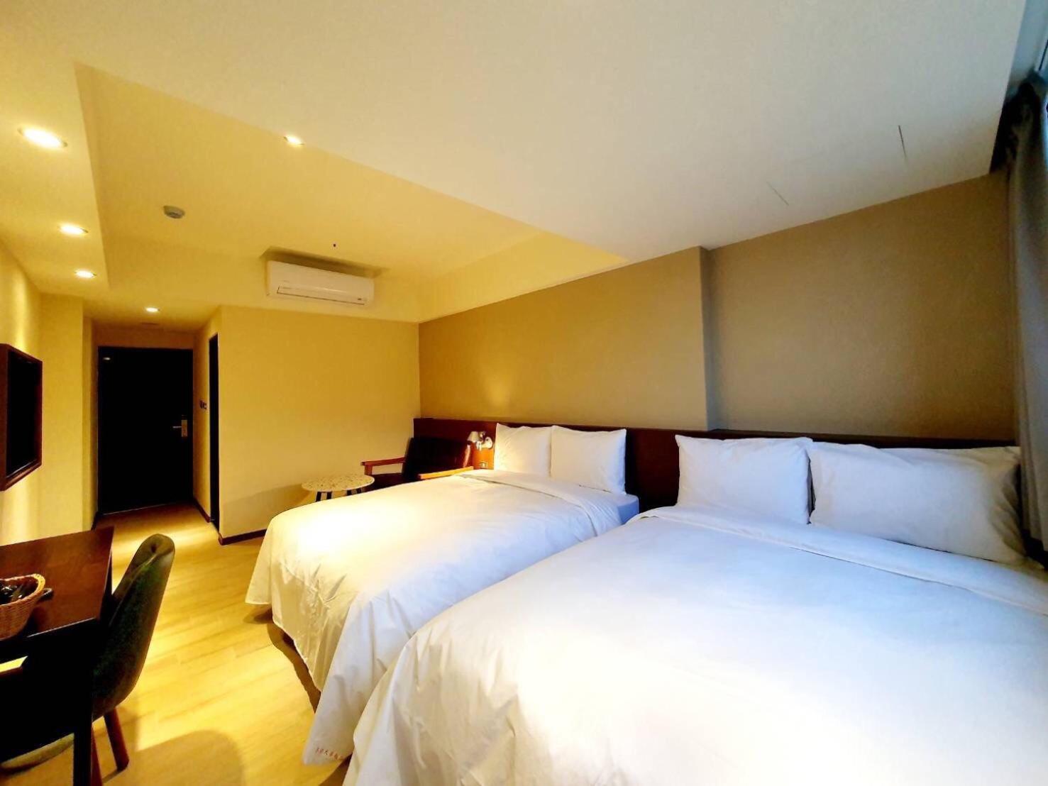 Dahua Hotel Цзилун Экстерьер фото
