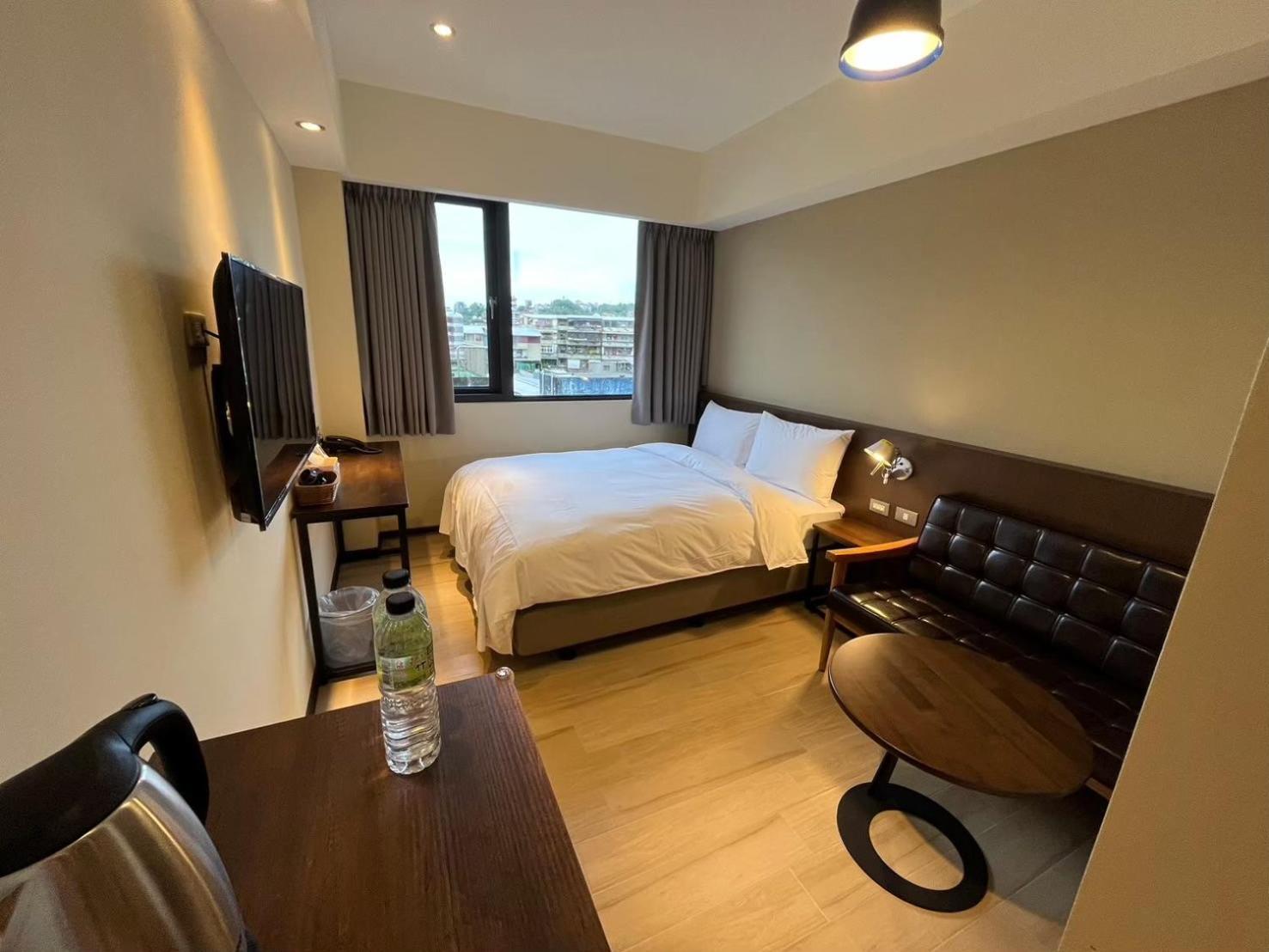 Dahua Hotel Цзилун Экстерьер фото