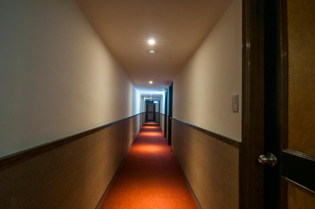 Dahua Hotel Цзилун Экстерьер фото