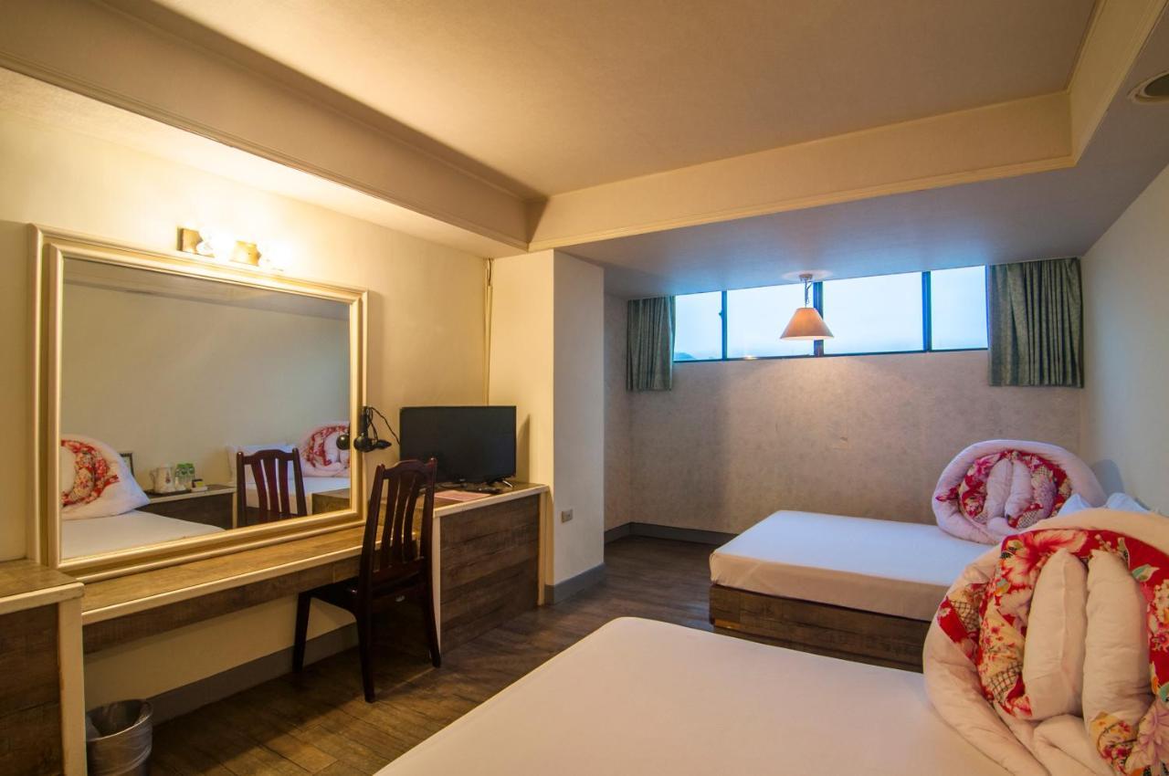 Dahua Hotel Цзилун Экстерьер фото