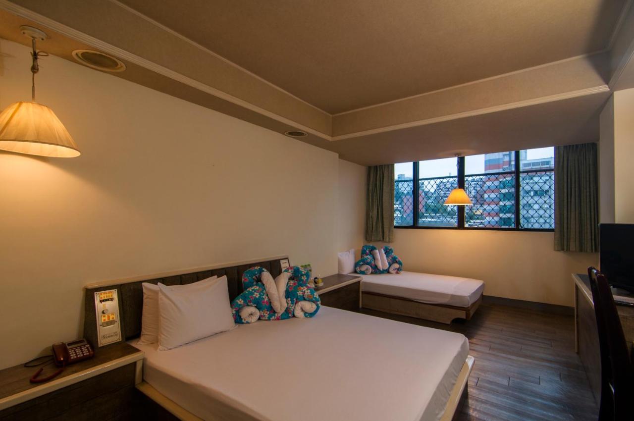 Dahua Hotel Цзилун Экстерьер фото